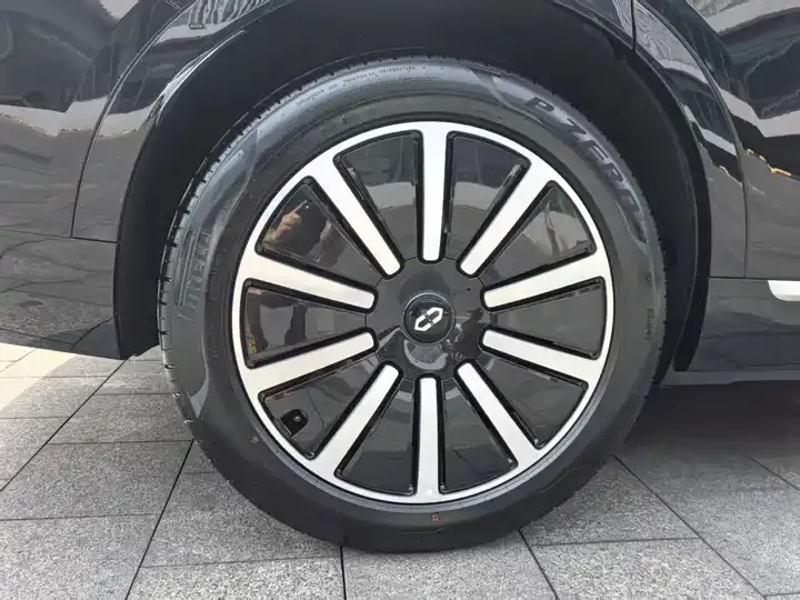 AITO M9 2024 extended range Max version 52kWh 6-seat version 4