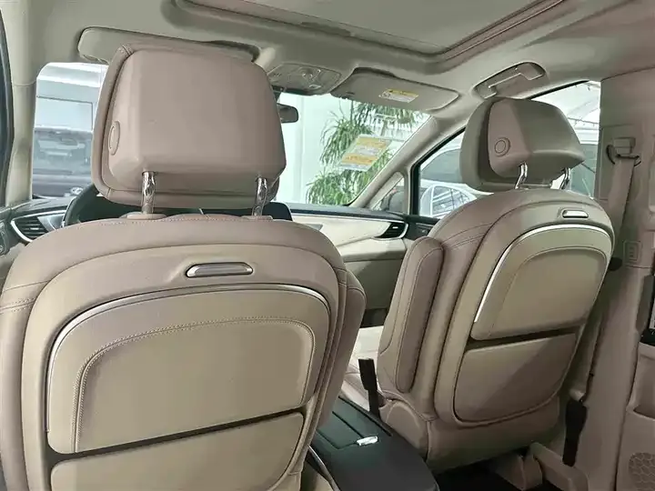 Buick GL8 New Energy 2025 Lu Shang Exclusive Edition 11