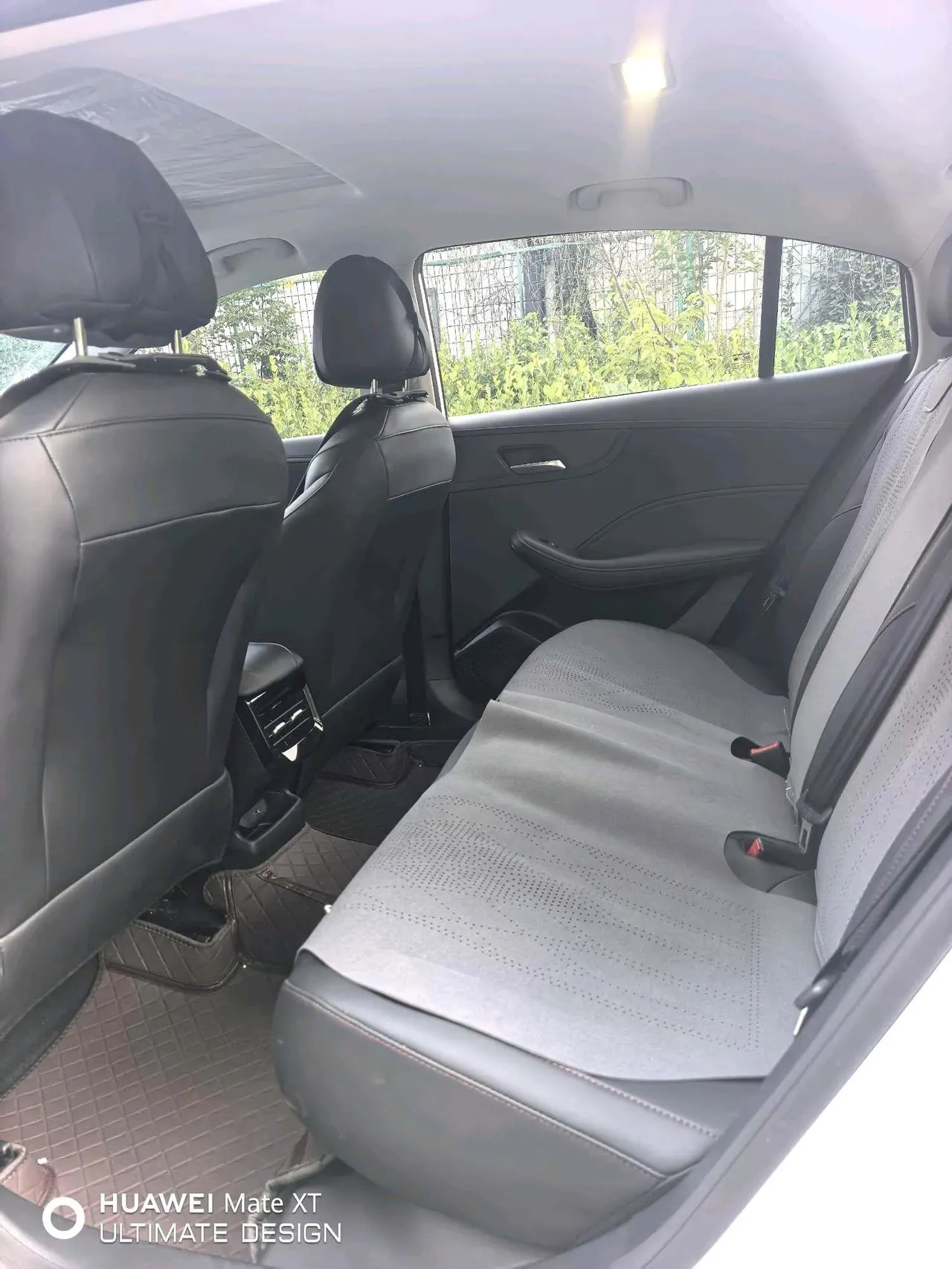 Roewe 2026 i5 1.5 Stepless Administrative Edition Automatic Gear 9