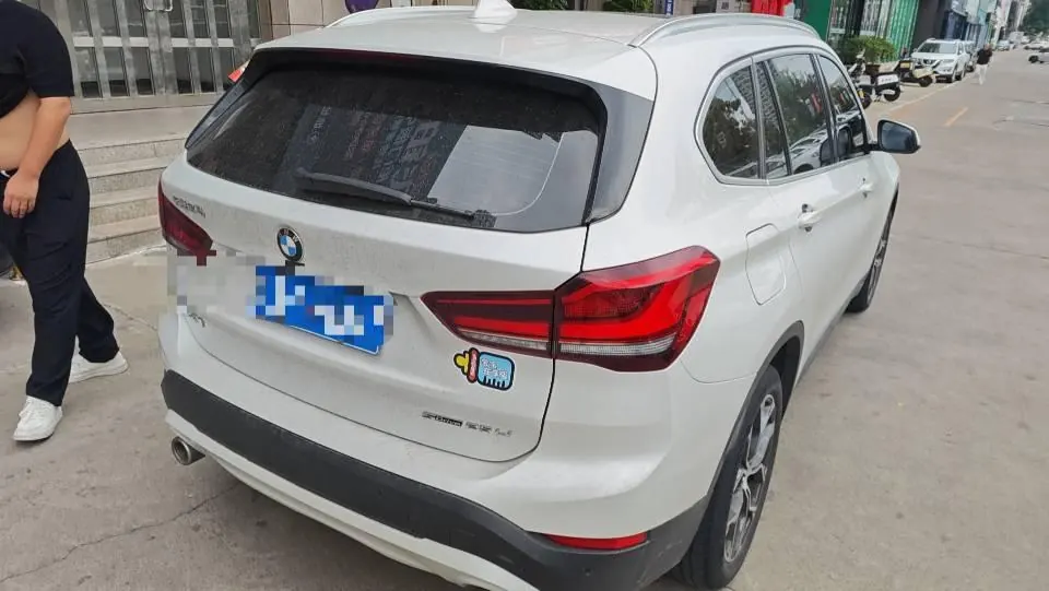 BMW 2021 X1 sDrive25Li 2.0T Leading Automatic Gear 5