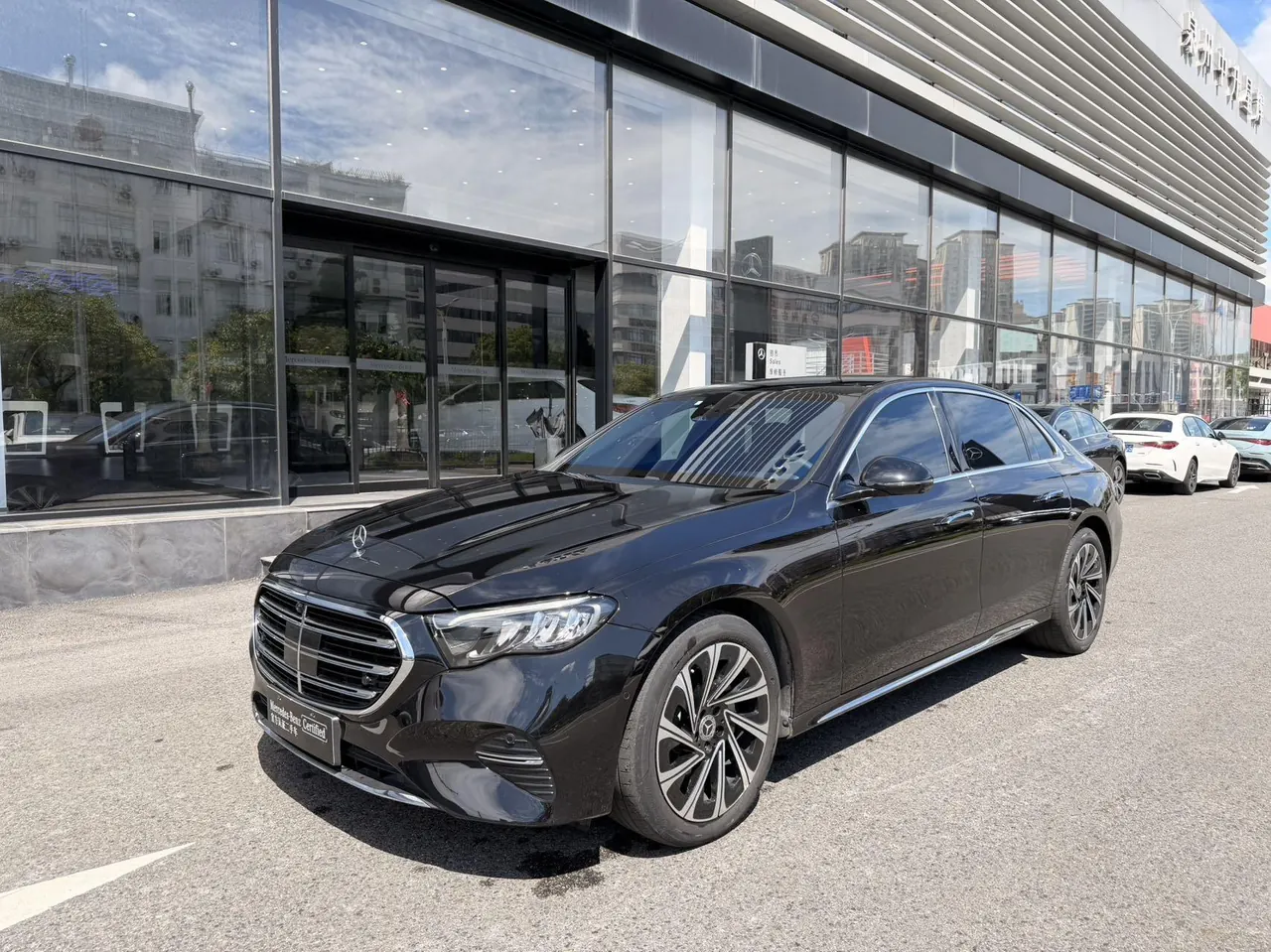 Mercedes Benz E Class 2024 E 300 L 48V 2.0T Luxury Automatic Gear - View 1