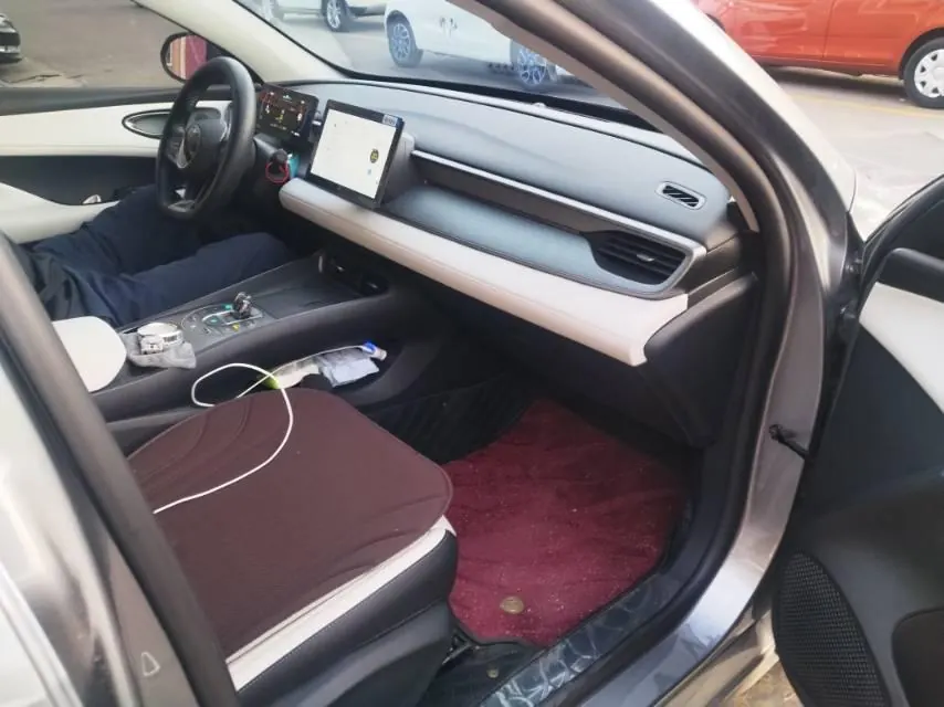 BYD 2025 seals 05 DM-i 1.5 stepless smart driving version 55KM luxury automatic gear 3