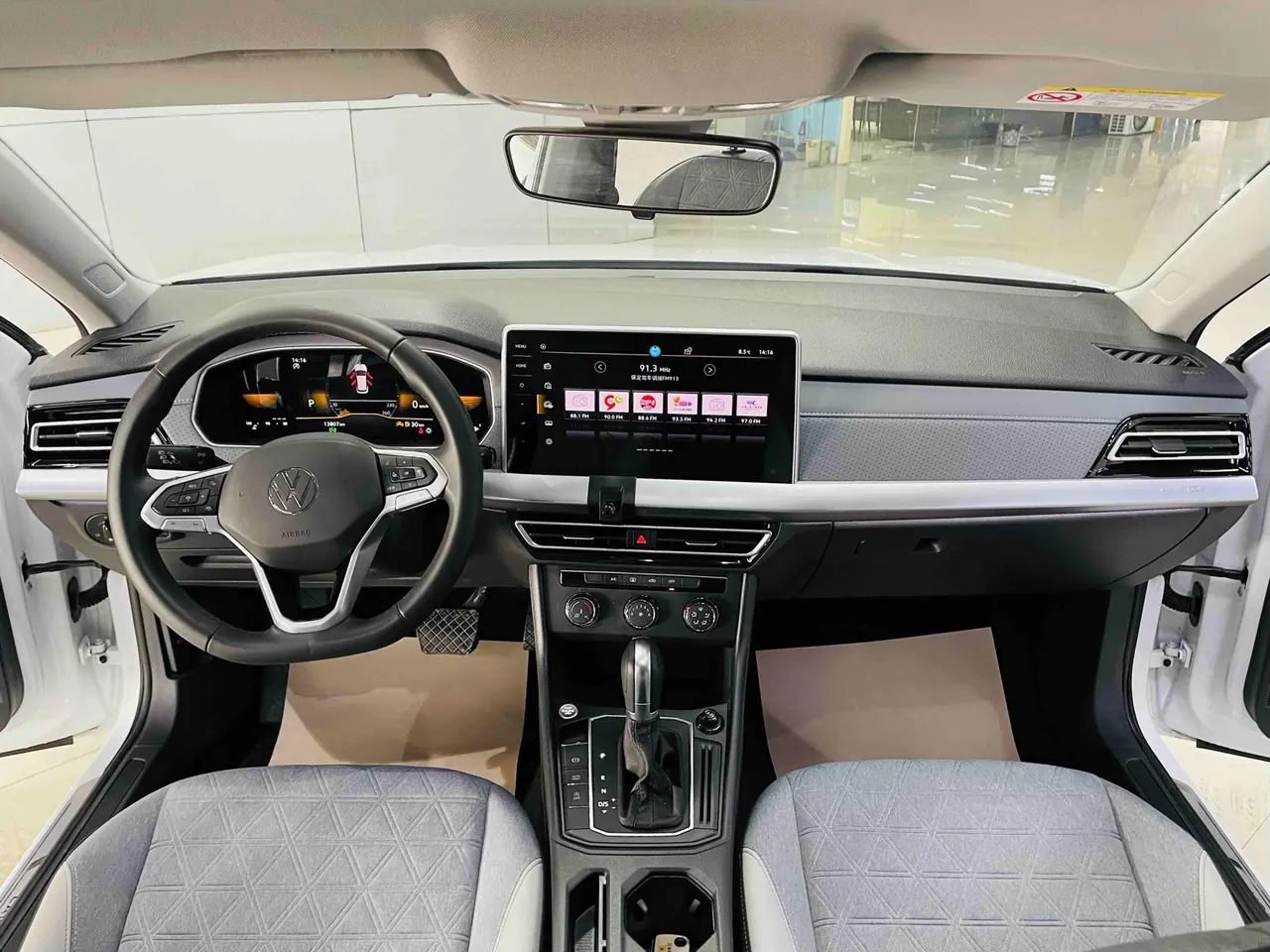 Volkswagen 2024 LaVida 1.5 5 Million Edition Automatic 6
