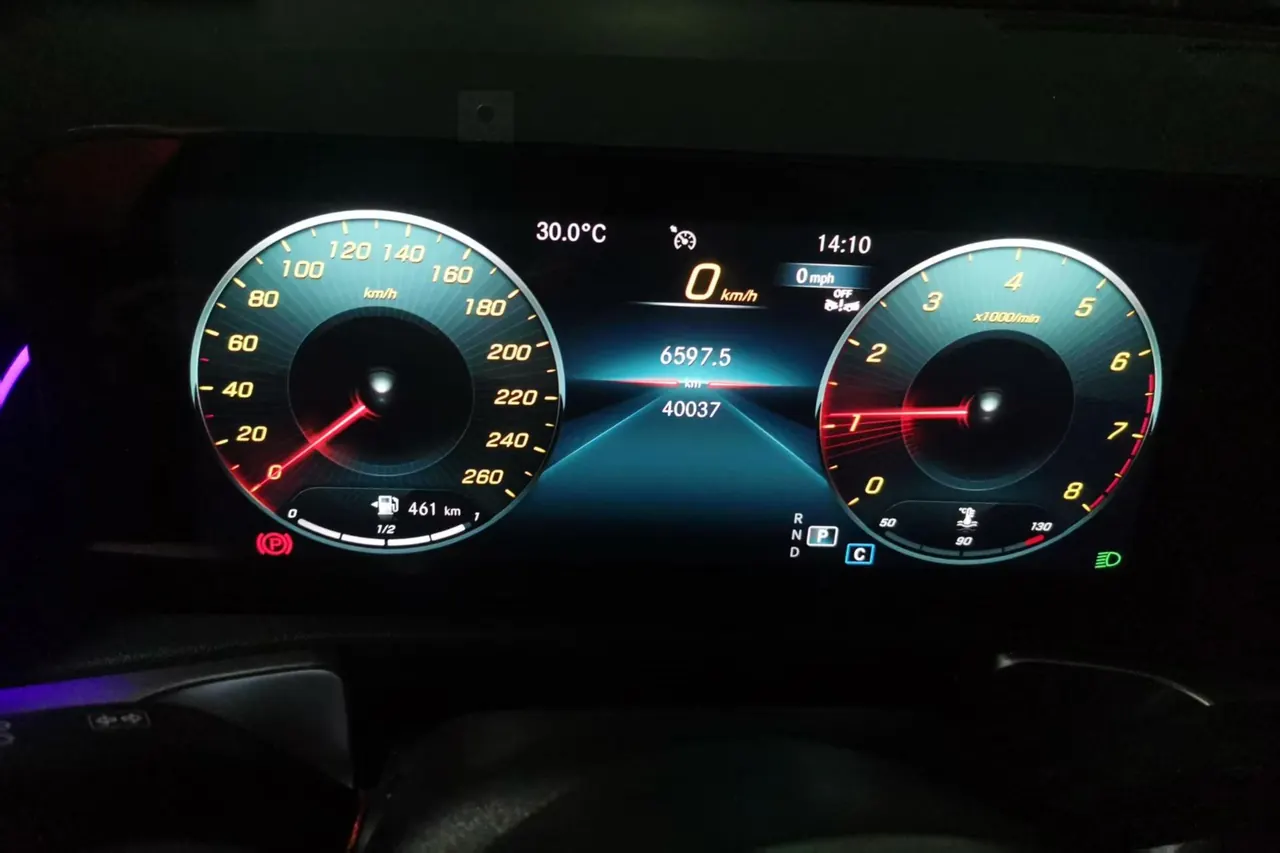 Mercedes Benz 2023 GLB 220 2.0T Fashion Automatic 6