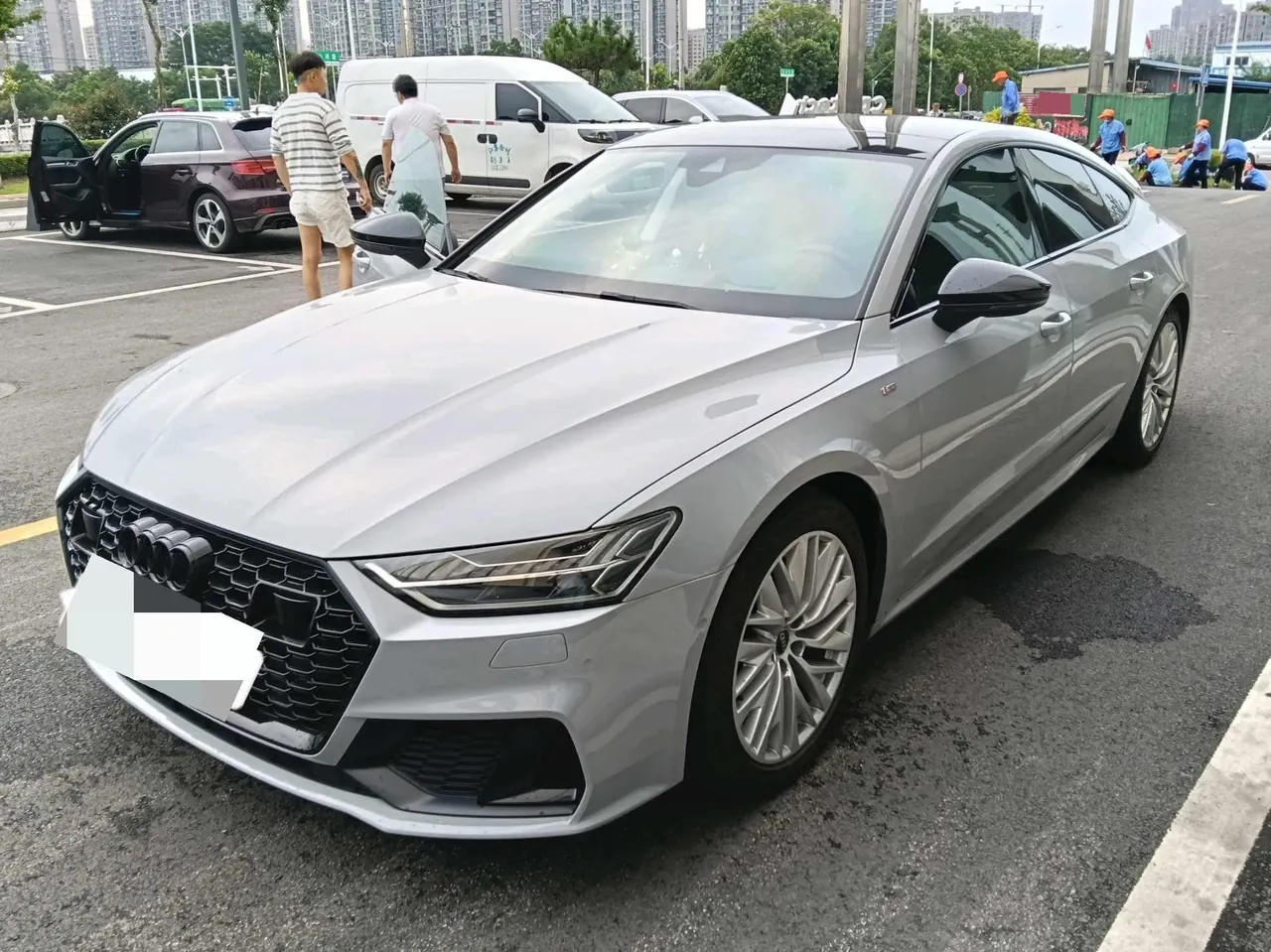 打开图片灯箱:Audi A7 (Imported) 2021 A7 Sportback 2.0TFSI 45TFSI Automatic Gear Selection
