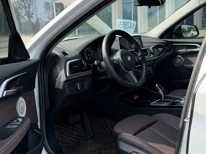 BMW 1 Series 2021 120i M Sports Obsidian Night Edition 4