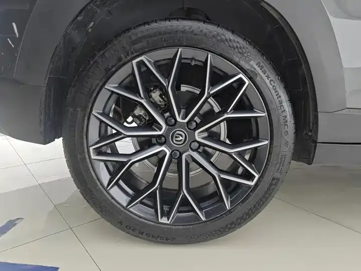 ChangAn UNI-T 2022 1.5T Honorable Model 6