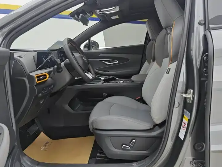 ChangAn UNI-T 2022 1.5T Honorable Model 9