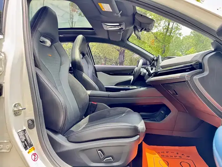 ChangAn UNI-V 2022 1.5T Honorable Model 9