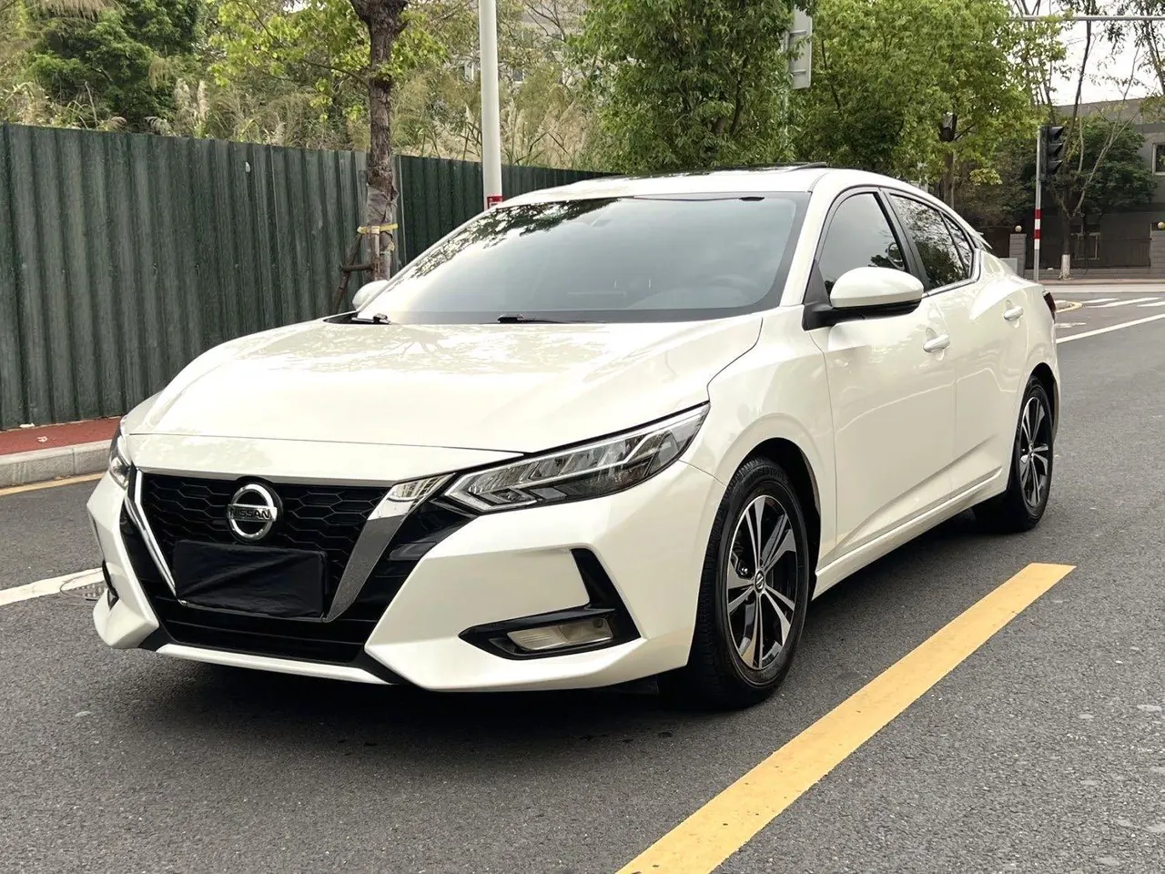 Открыть галерею: Nissan 2021 Sylphy 1.6 Stepless XL Pleasant Edition Automatic Gear