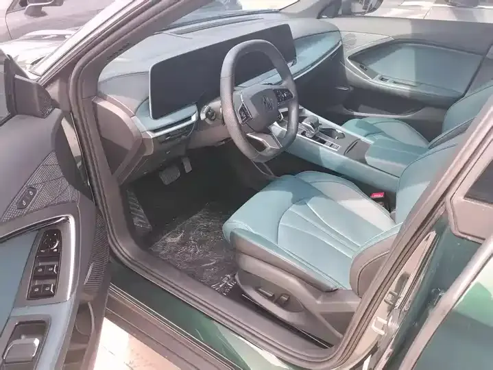 MG7 2025 2.0T 405 AT Luxury Edition 3