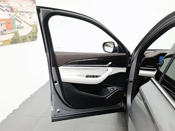 XingyueL (Monjaro) 2021 model, 2.0TD DCT EVO, two-wheel-drive, Intelligent Premium Edition 8