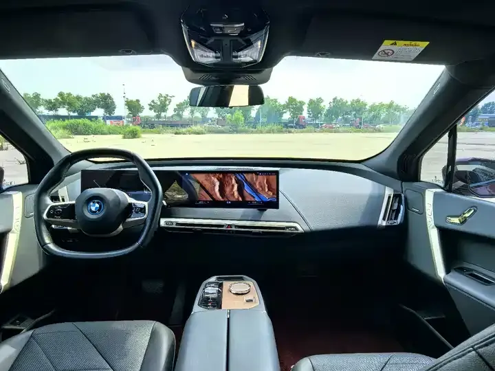 BMW iX 2022 xDrive40 7