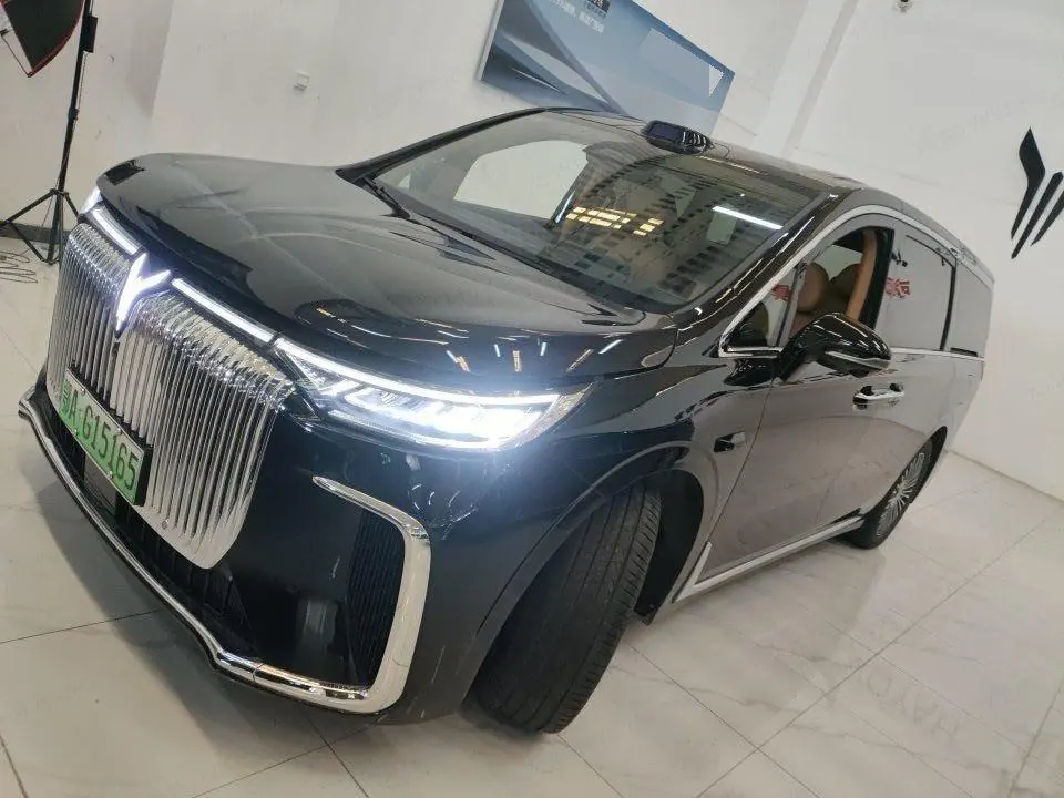 Open image lightbox: Voyah 2025 dreamers PHEV 1.5T four-wheel drive distinguished dry Kun version automatic gear