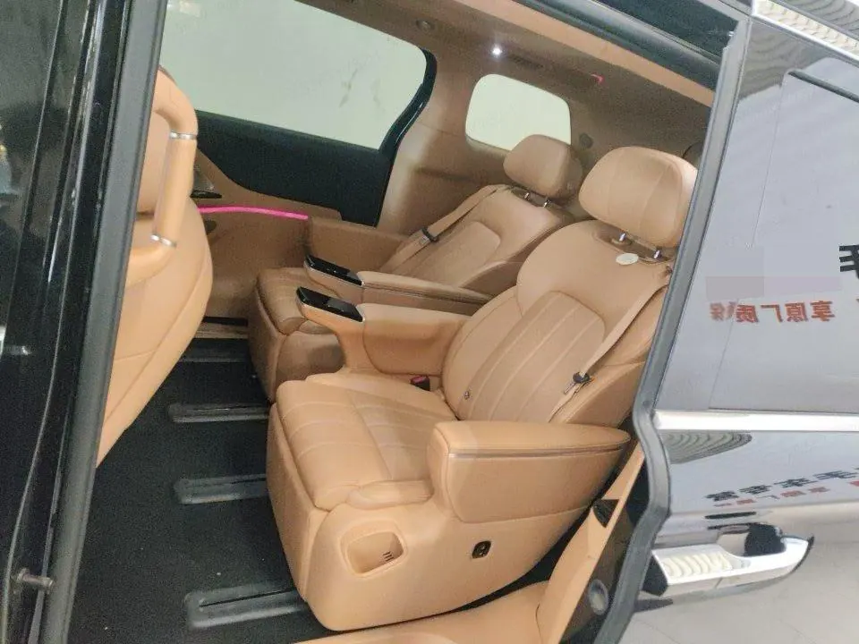 Voyah 2025 dreamers PHEV 1.5T four-wheel drive distinguished dry Kun version automatic gear 6
