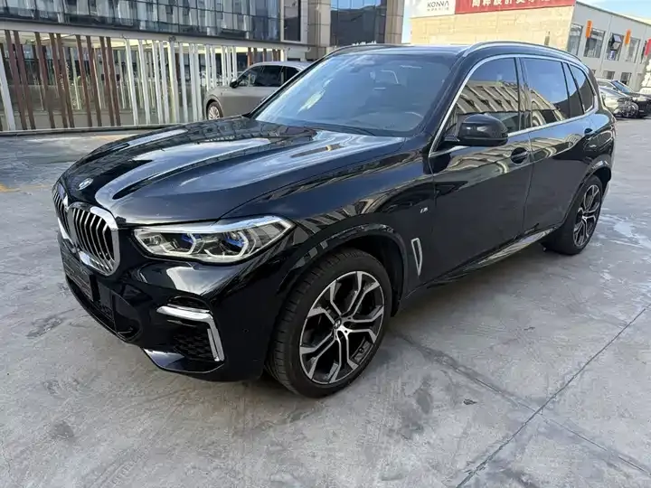 BMW X5 2022 xDrive 40Li exclusive m sports suit - View 1