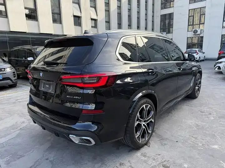 BMW X5 2022 xDrive 40Li exclusive m sports suit 2