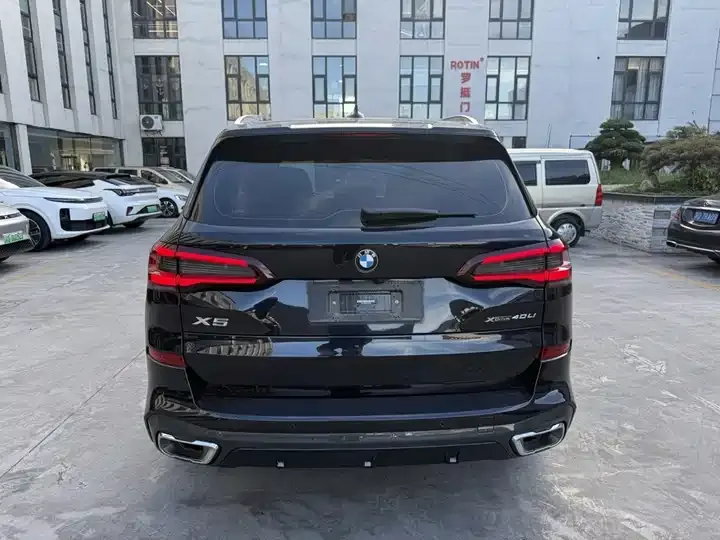BMW X5 2022 xDrive 40Li exclusive m sports suit 3