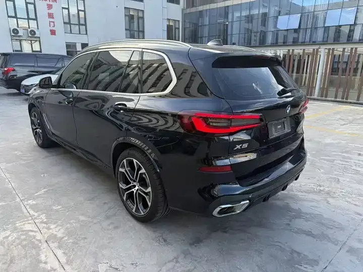 BMW X5 2022 xDrive 40Li exclusive m sports suit 4