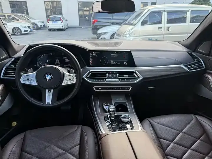 BMW X5 2022 xDrive 40Li exclusive m sports suit 6