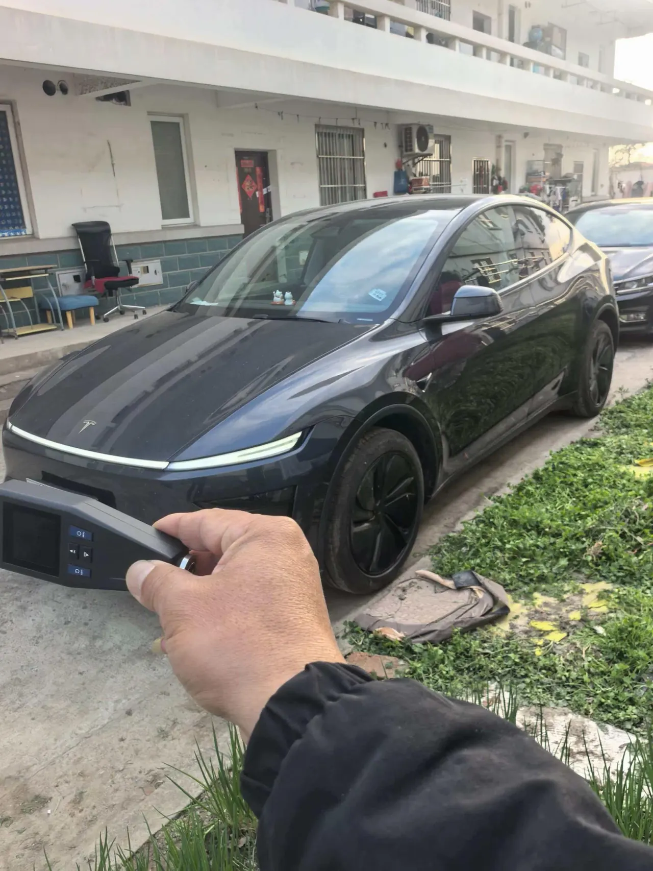 Tesla 2025 Model Y Rear Wheel Drive First Edition Automatic Transmission - View 1