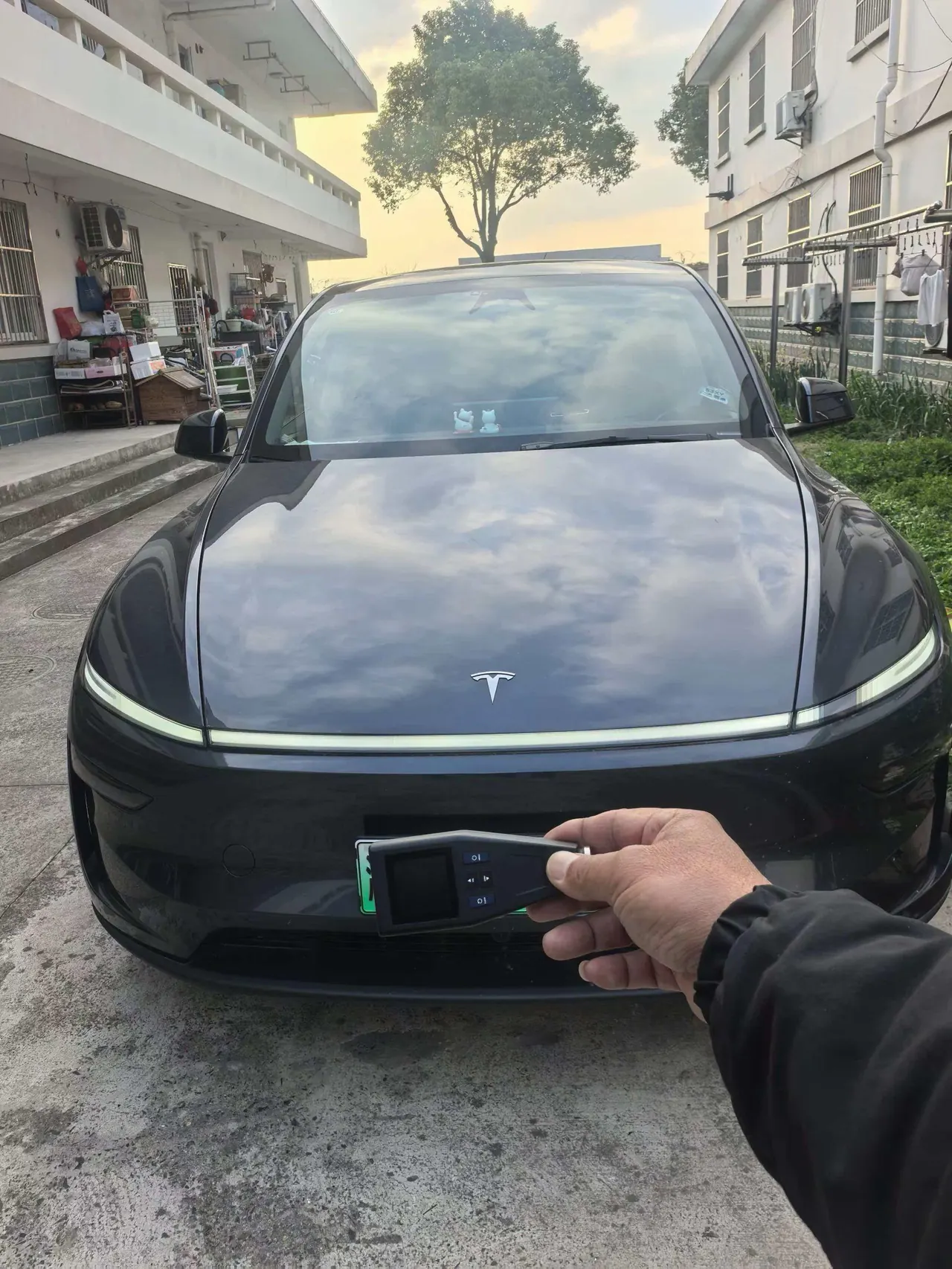 Tesla 2025 Model Y Rear Wheel Drive First Edition Automatic Transmission 2