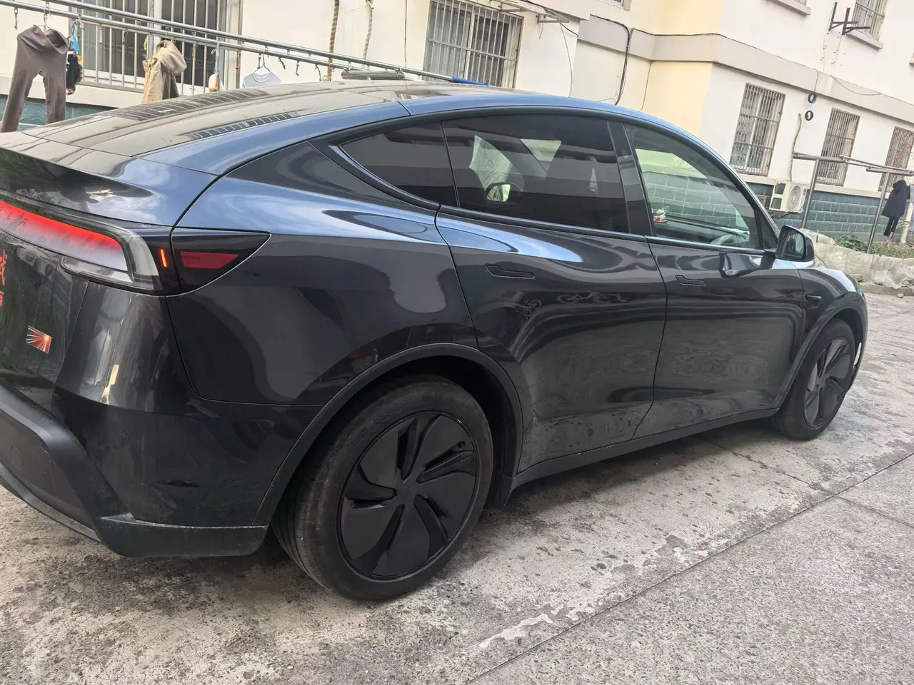 Tesla 2025 Model Y Rear Wheel Drive First Edition Automatic Transmission 3