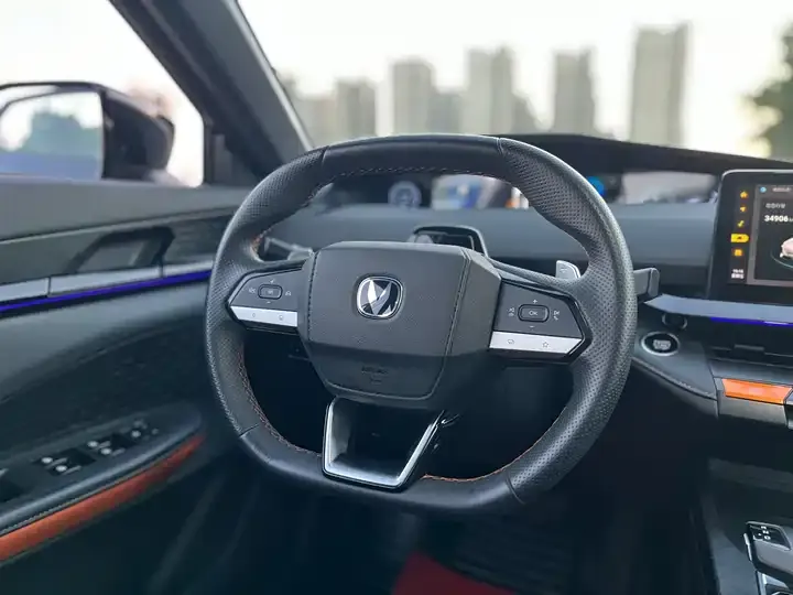 ChangAn UNI-V 2023 1.5T Honorable Model 12