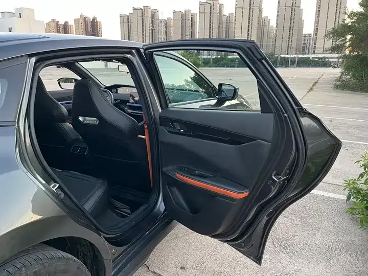 ChangAn UNI-V 2023 1.5T Honorable Model 8