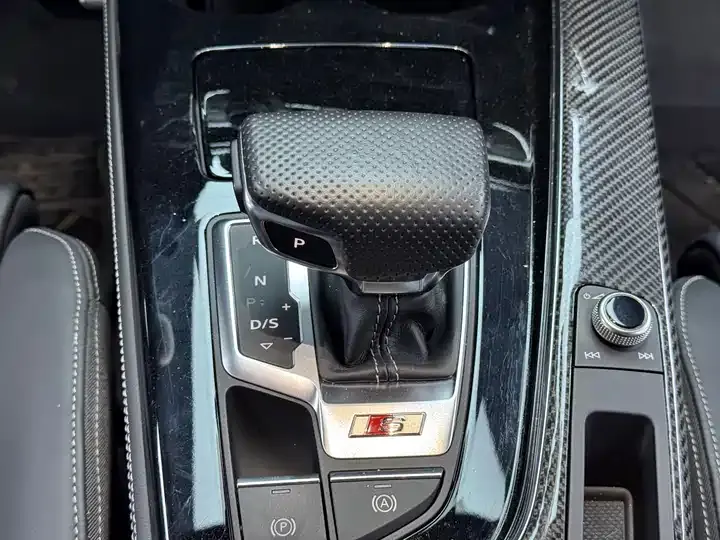 Audi S4 2022 section S4 3.0TFSI 12