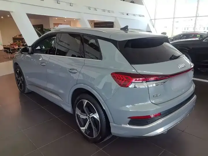 Audi Q4 e-tron 2022 40 e-tron Creation Edition 5