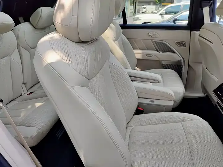 ONVO L90 2025 Max six-seat version 11