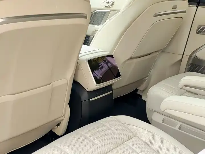 ONVO L90 2025 Max six-seat version 9