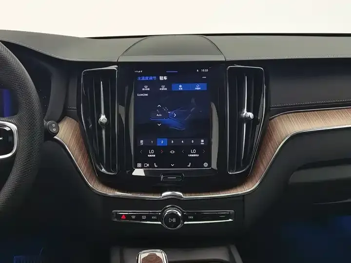 Volvo XC60 2022 B5 4WD Zhiyuan Deluxe Edition 12