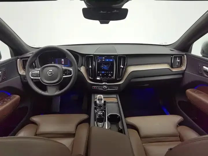 Volvo XC60 2022 B5 4WD Zhiyuan Deluxe Edition 5