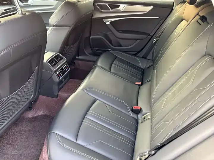 Audi A7 2024 45 TFSI Selection 10