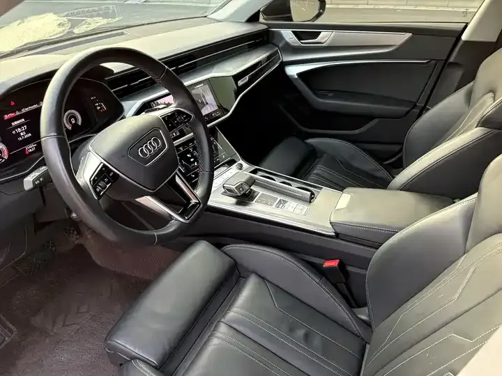 Audi A7 2024 45 TFSI Selection 9
