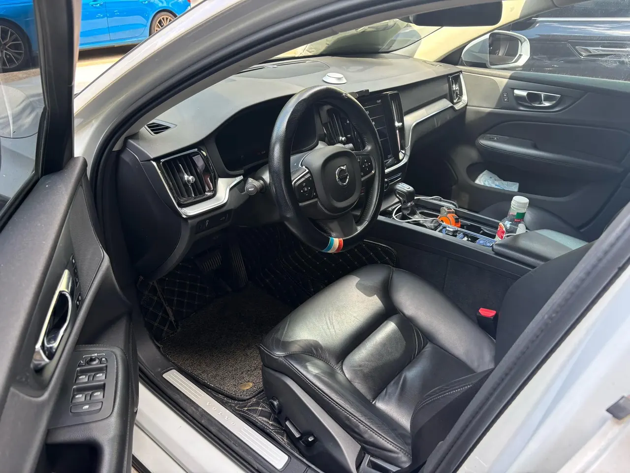Volvo 2020 S60 2.0T T4 Zhiyi Deluxe Edition Automatic Gear 3