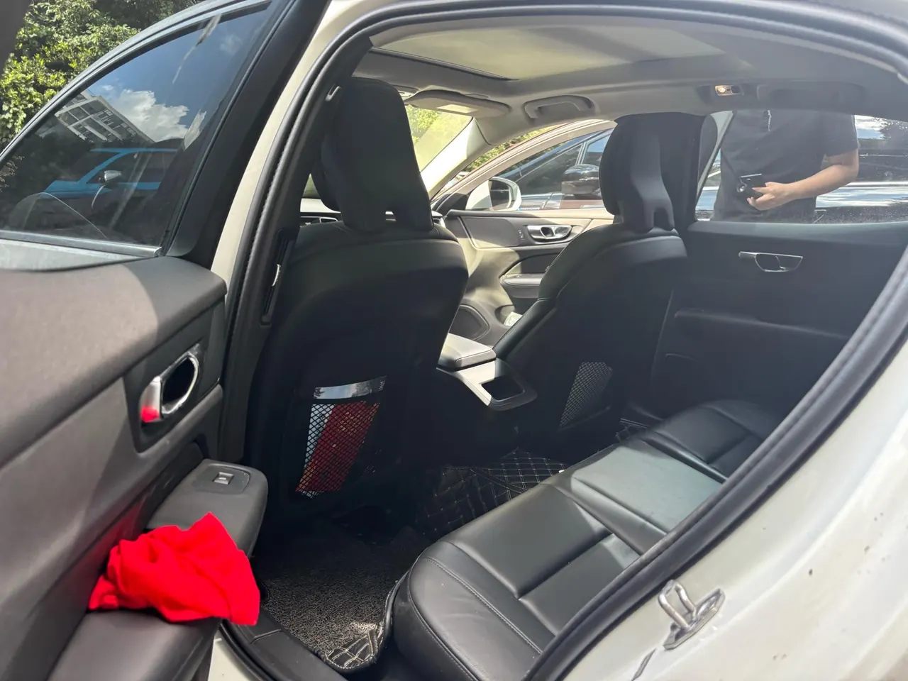 Volvo 2020 S60 2.0T T4 Zhiyi Deluxe Edition Automatic Gear 4