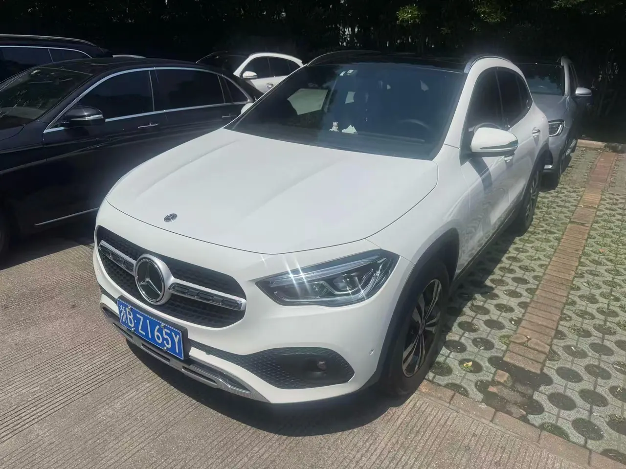 Open image lightbox: Mercedes Benz 2020 GLA 200 1.3T automatic gear