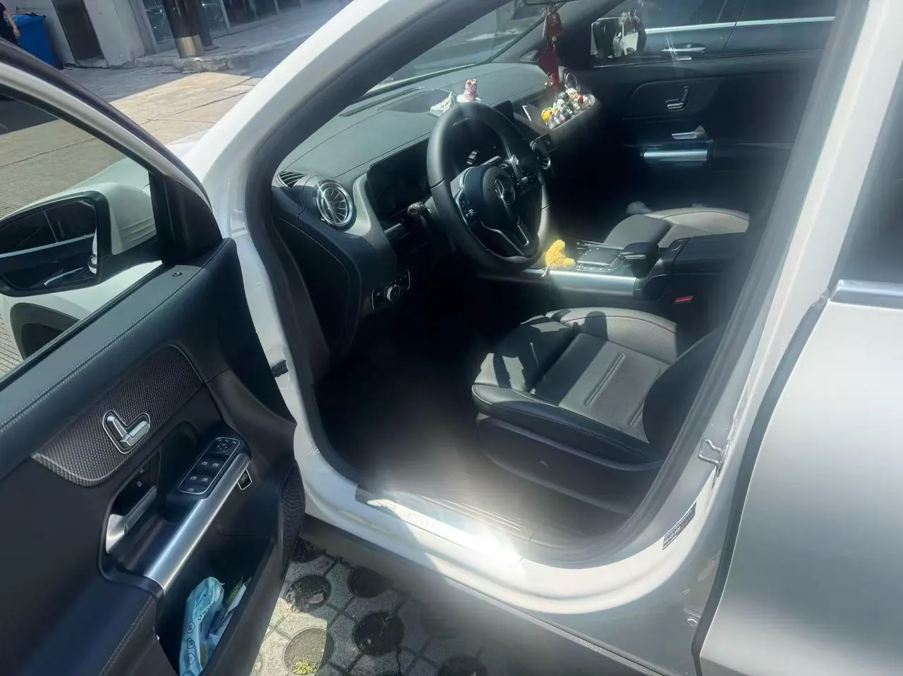 Mercedes Benz 2020 GLA 200 1.3T automatic gear 3