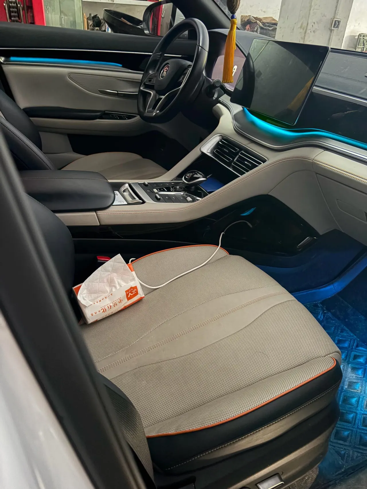 BYD Song PLUS New Energy 2021 Song PLUS DM-i 1.5 Stepless 51KM Honorable Automatic Gear 7