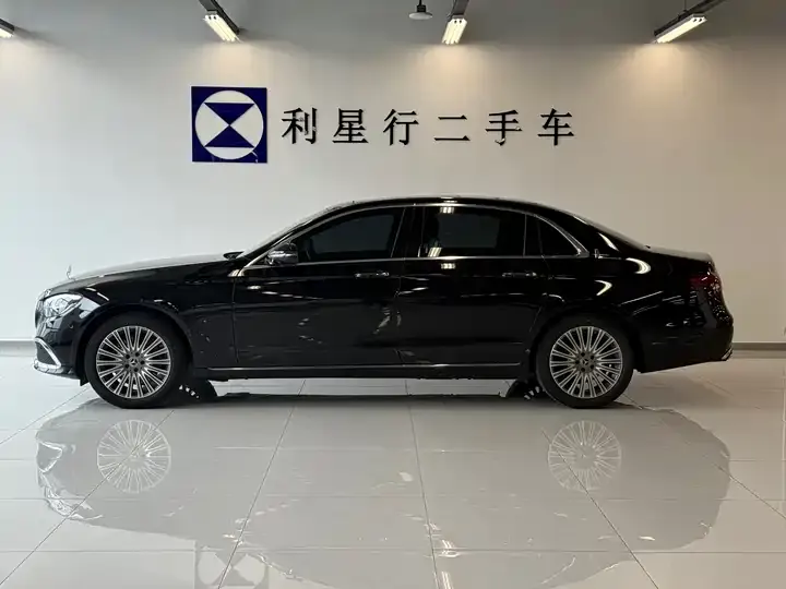 Mercedes Benz E-Class 2023 E 300 L Luxury Model 2