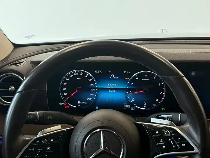 Mercedes Benz E-Class 2023 E 300 L Luxury Model 9