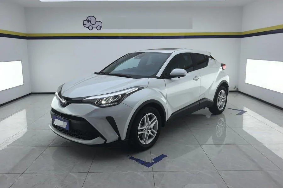 Open image lightbox: Toyota 2023 C- HR 2.0 stepless leading version of automatic gear