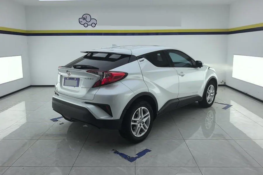 Toyota 2023 C- HR 2.0 stepless leading version of automatic gear 2