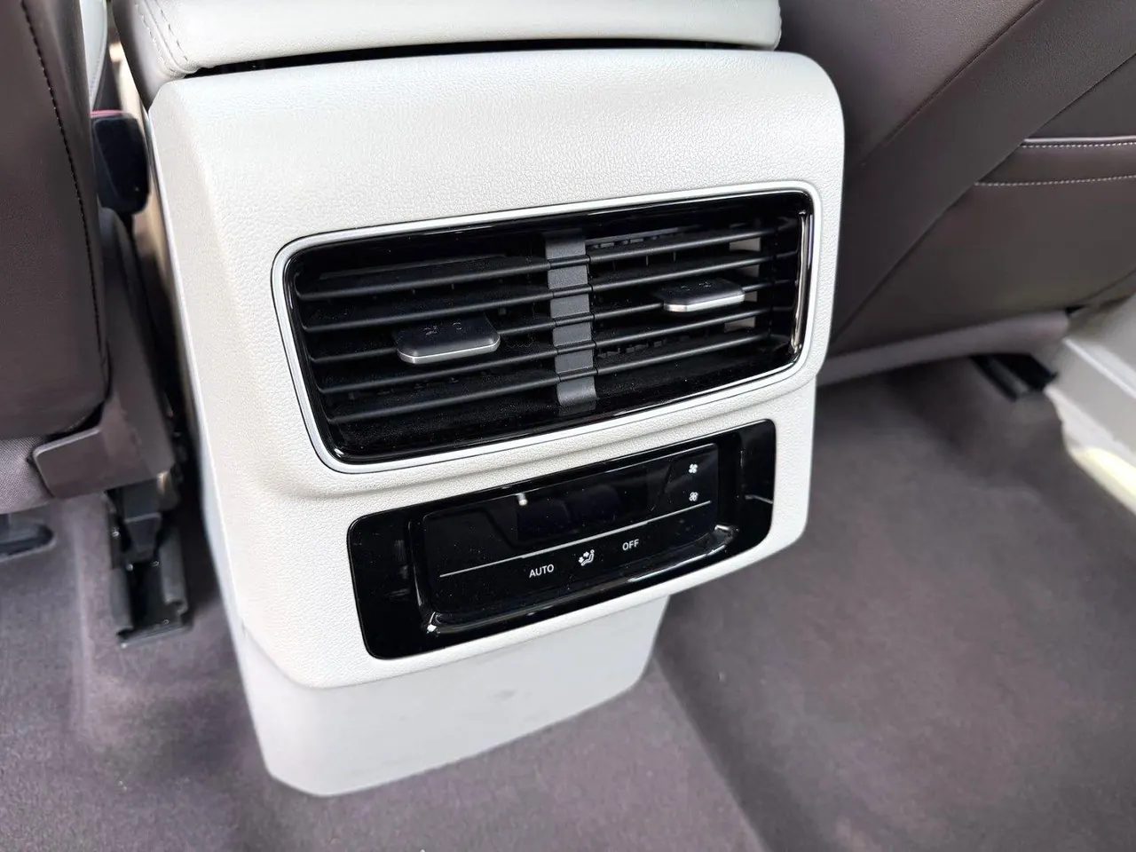 Volkswagen 2023 model tour R-Line 2.0TSI 380TSI four-wheel drive parade version automatic gear 11