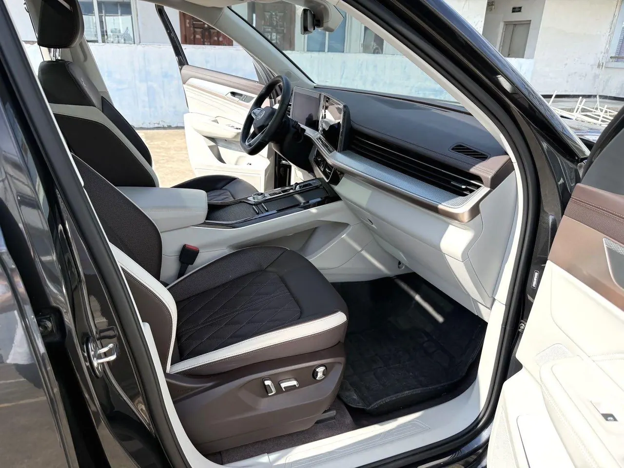 Volkswagen 2023 model tour R-Line 2.0TSI 380TSI four-wheel drive parade version automatic gear 12