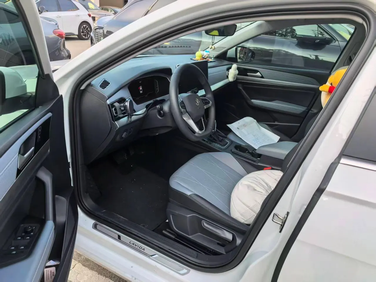 Volkswagen 2024 LaVida 1.5 Star 5 Million Edition Automatic Gear 2