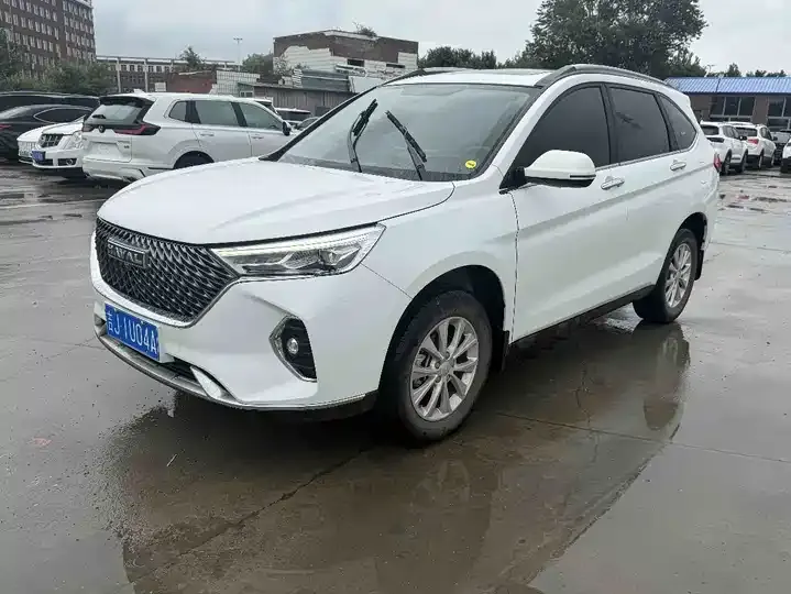 Открыть галерею: Haval M6 2023 PLUS 1.5T Manual Deluxe Zhilian